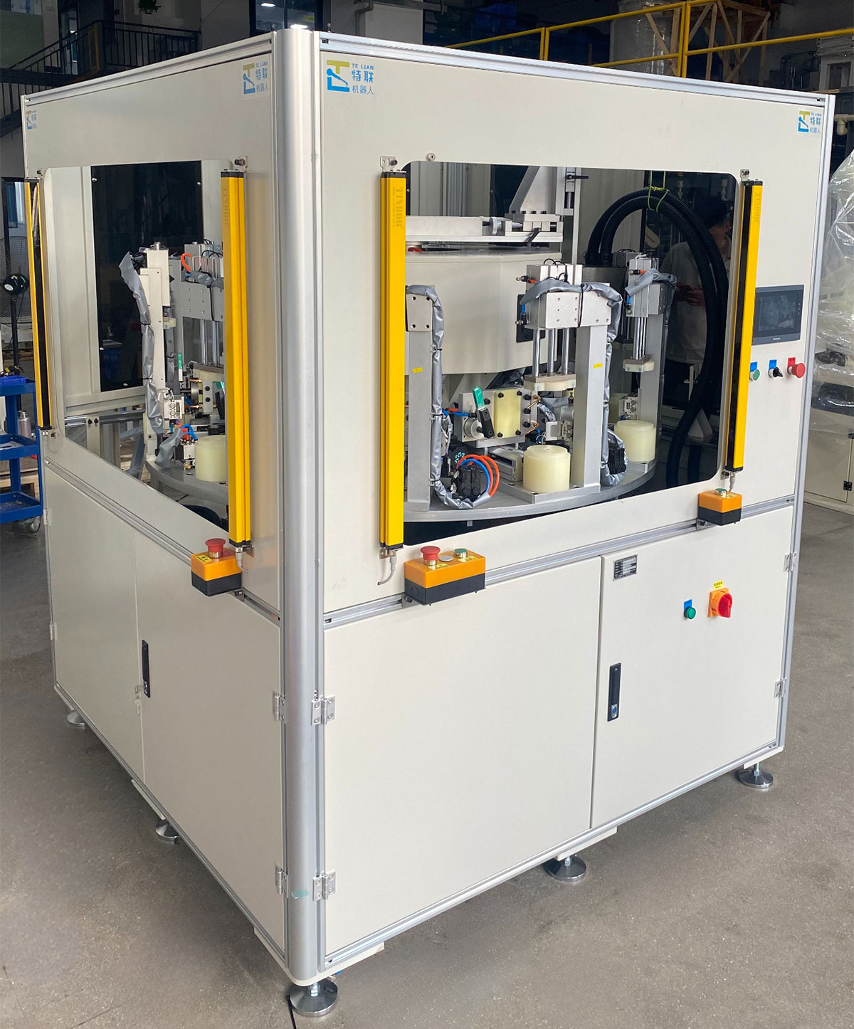 1724231707183251.jpg 十分高(gāo)頻熱熔焊機.jpg